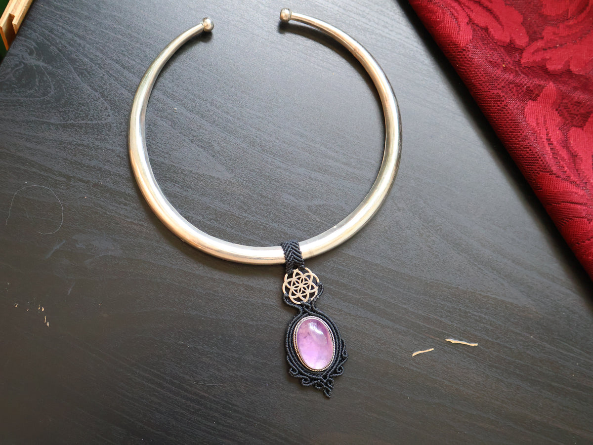 Chocker Amethyst