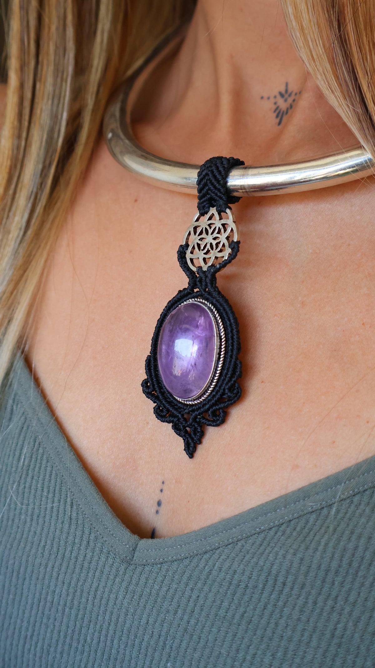 Chocker Amethyst